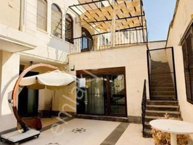 Motive'den İdeal Fiyata,şehrin Zirvesinde Ormana Komşu,köşk Evi