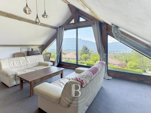 MOUXY – Maison avec vue panoramique sur le lac du Bourget