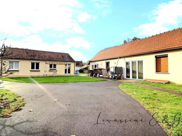 Mouy 60250 Plain pied 4 chambres avec grande dépendances sur 1630m² de terrain
