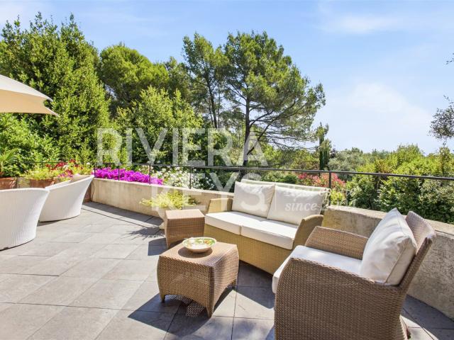 MOUANS SARTOUX: Véritable bastide provençale dans le presti. 192m² Mouans Sartoux