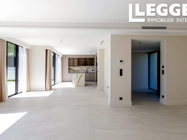 Mouans Sartoux/Valbonne Villa contemporaine neuve de 280m2, 5 pièces, piscine