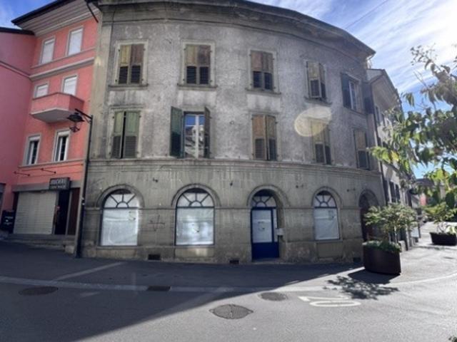 Moudon, zum Verkauf, Gebäude zur Renovierung, 4 Stockwerke à 70 m², Stadtzentrum