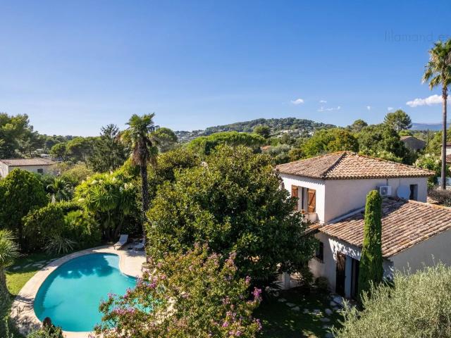 Mougins Charmante Villa 4 Chambres Avec Piscine 245m² Mougins
