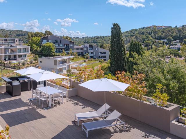 Mougins – Penthouse d'exception avec rooftop privé de plus d. 99m² Mougins