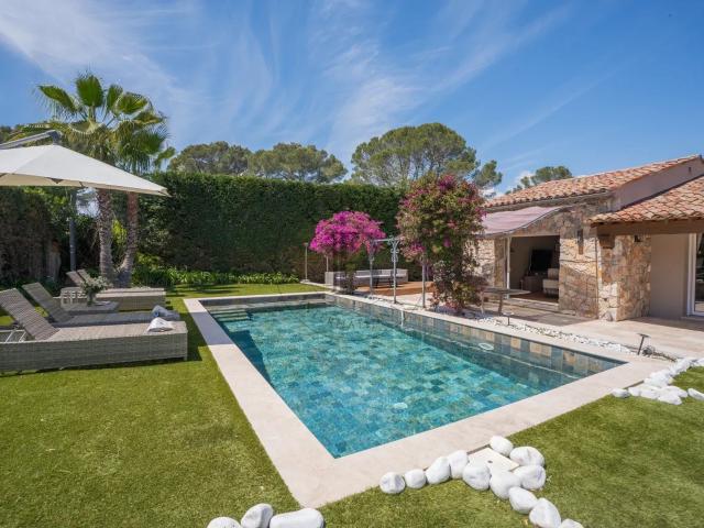 Mougins – Villa Au Calme Dans Domaine Fermé – Proche Mougins. 193m² Mougins