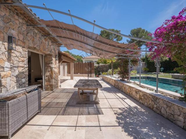 Mougins – Villa Au Calme Dans Domaine Fermé – Proche Mougins. 193m² Mougins