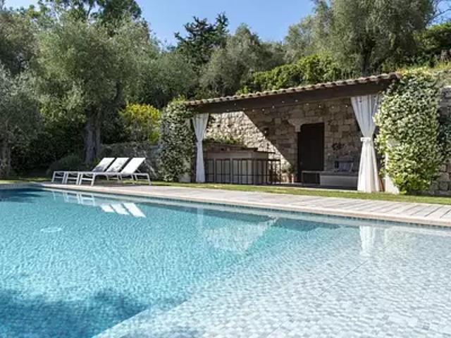 Mougins 06250 Location maison 7 pièces t7 piscine