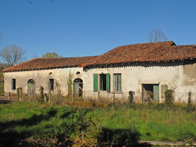 Moulin À Restaurer 200m² Courlac