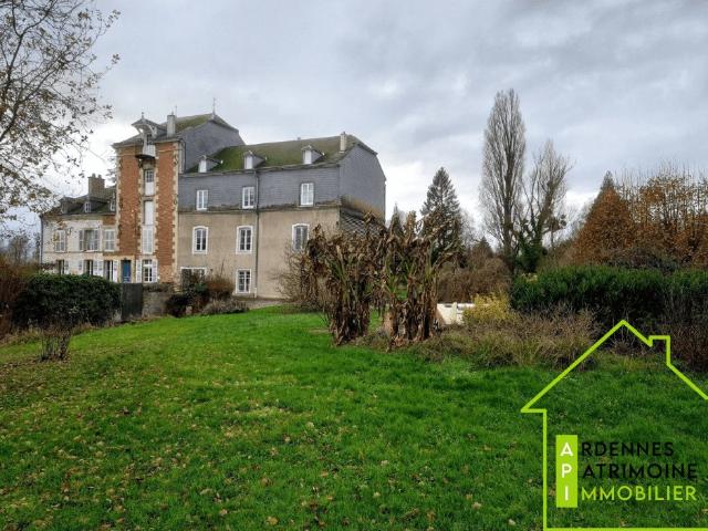 Moulin Historique du XIXe Siècle 330m2