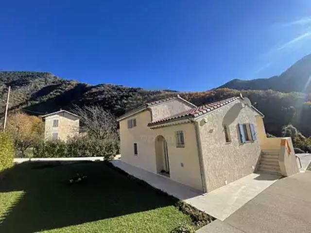 Moulinet 06380 Achat / Vente maison 4 pièces t4 piscine