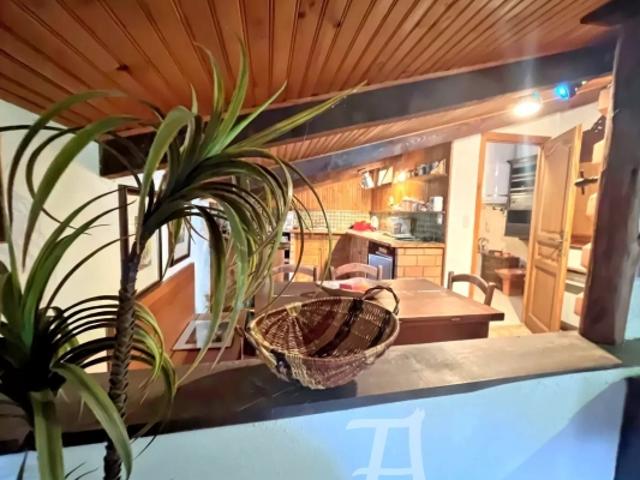 MOULINET. ENSEMBLE IMMMOBILIER