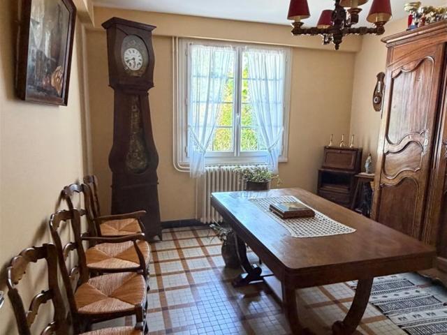 Moulins, quartier de la Madeleine, villa de type F6 avec gar. 107m² Moulins