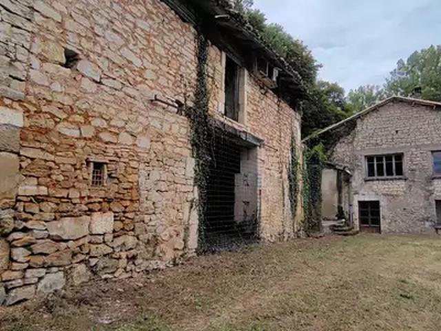 Moulins sur Tardoire 16110 Achat / Vente maison 8 pièces t8 parking