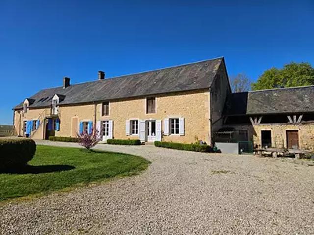 Moulins sur Yèvre 18390 Achat / Vente maison 11 pièces t11 jardin cave