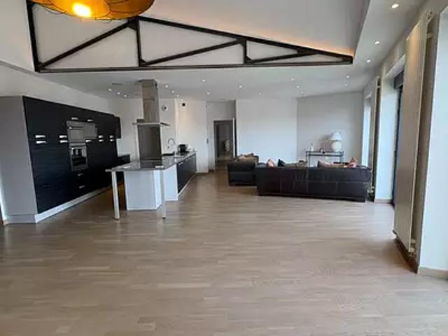 Moulins 03000 Achat / Vente appartement 5 pièces t5 au dernier étage cave