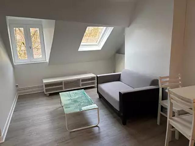 Moulins 03000 Location appartement 2 pièces t2 au dernier étage