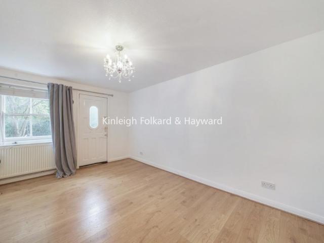 Mount View Road, London, N4 2 bed flat to rent £2,300 pcm £531 pw