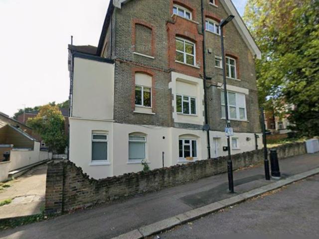 Mount View Road, London 4 bed flat to rent £3,300 pcm £762 pw