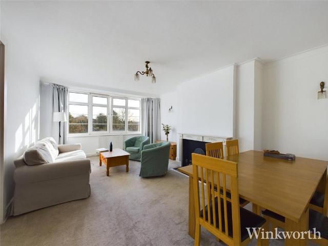 Mount Avenue, London, W5 3 bed apartment to rent £2,600 pcm £600 pw