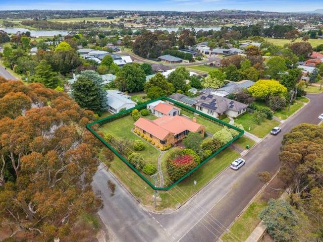 Exceptional family home plus 2 bedroom self contained unit