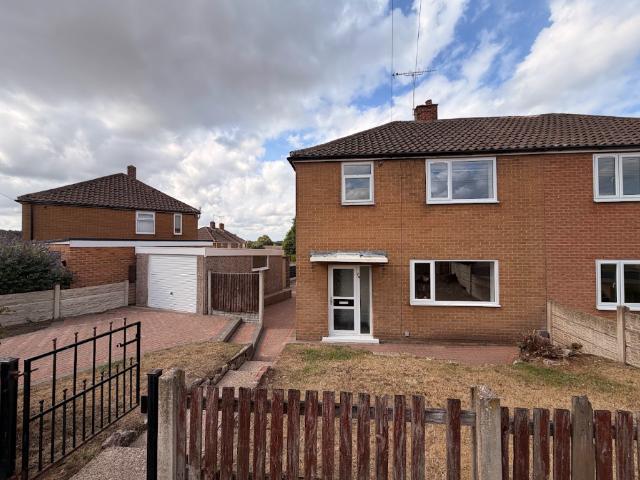 Mount Crescent, Mansfield, NG20 3 bed semi detached house to rent £975 pcm £225 pw