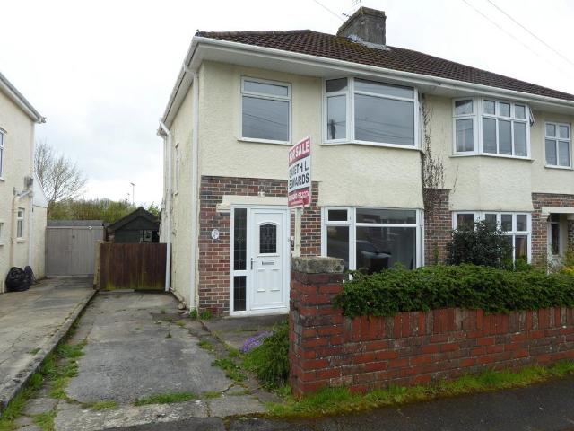 Mount Earl, Bridgend, Bridgend. 3 bed semi detached house to rent £1,200 pcm £277 pw