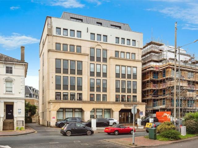 Mount Ephraim, Tunbridge Wells TN4, 2 bed flat to rent, £1,550 pcm | PrimeLocation