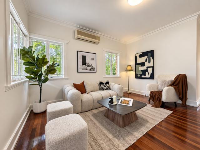 Mount Gravatt Highset on 620Sqm with Extra Space & Future Flexibility