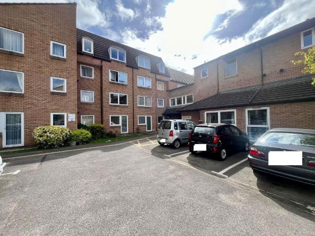 Mount Hermon Road, Woking GU22, 1 bed flat to rent, £1,050 pcm | PrimeLocation