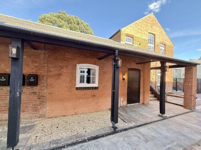 Mount Lane, Newark 2 bed ground floor flat to rent £1,000 pcm £231 pw