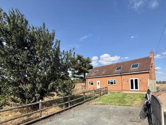 Mount Lane, Stoke Heath, Market Drayton 3 bed detached house to rent £1,300 pcm £300 pw