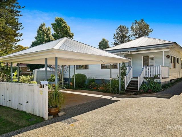 Mount Lofty Family Living with Stylish Features, Solar & Private Spa