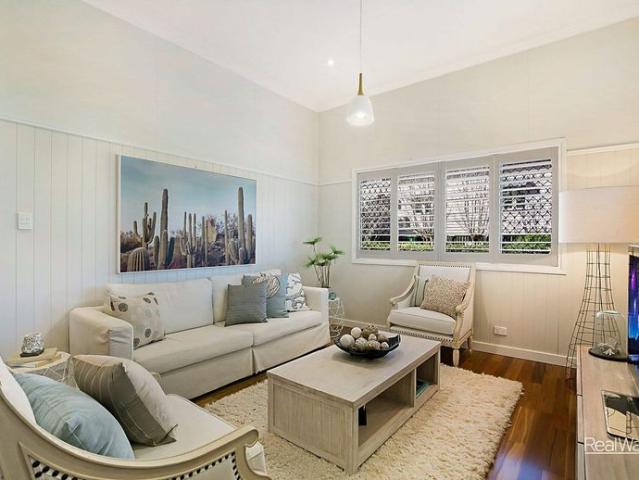 Mount Lofty Family Living with Stylish Features, Solar & Private Spa