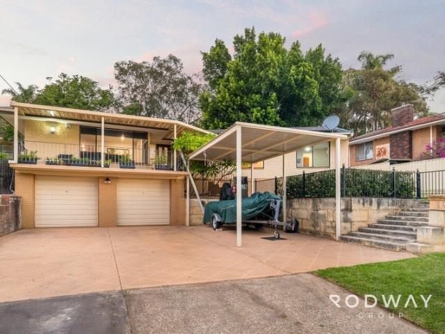 Mount Nasura Hills Living with Space, Parking & Convenience!