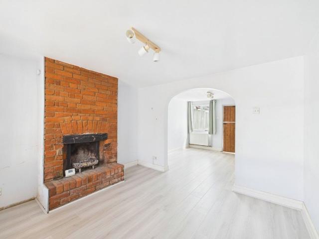 Mount Pleasant, Wokingham, Berkshire RG41, 2 bed terraced house to rent, £1,400 pcm | PrimeLocation