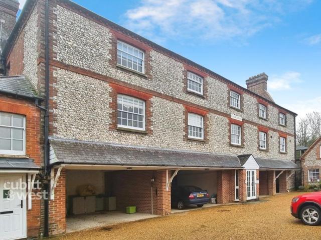 Mount Pleasant Arundel BN18 2 bed terraced house to rent £1,550 pcm £358 pw