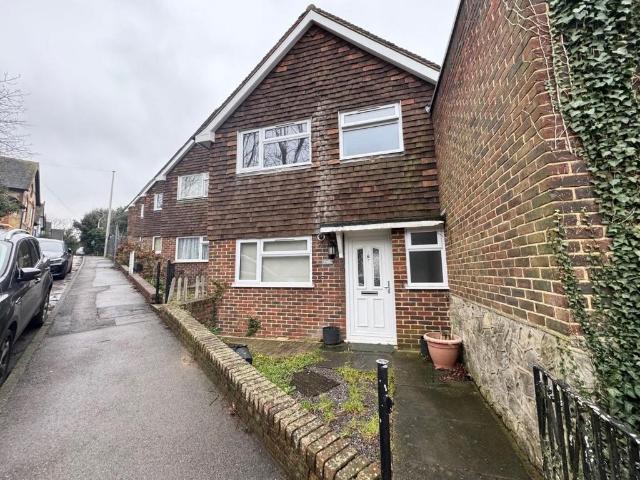 Mount Pleasant, Aylesford 3 bed terraced house to rent £1,375 pcm £317 pw
