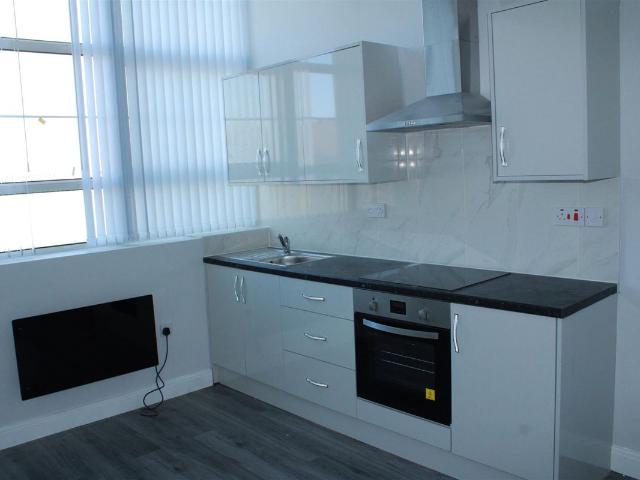 Mount Pleasant, Bilston WV14, 2 bed flat to rent, £850 pcm | PrimeLocation
