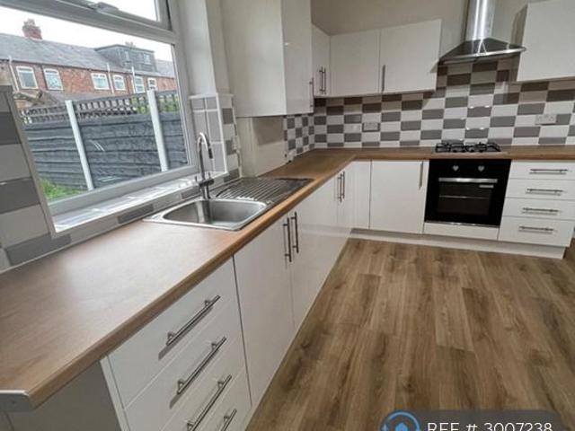 Mount Pleasant Road, Denton. 3 bed terraced house to rent £1,300 pcm £300 pw
