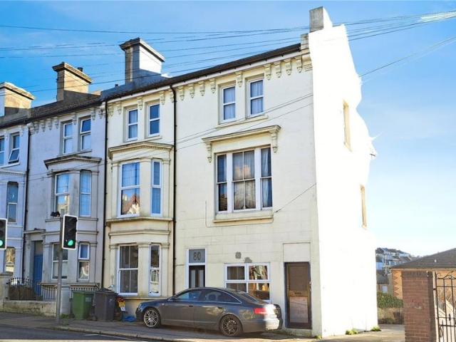 Mount Pleasant Road, East Sussex TN34 3 bed flat to rent £1,150 pcm £265 pw