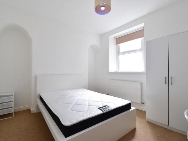 Mount Pleasant, Swansea SA1 3 bed terraced house to rent £1,000 pcm £231 pw