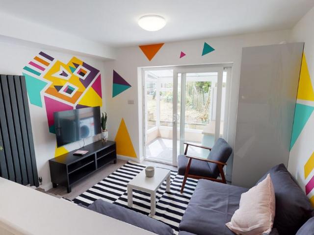 Mount Road, Bath BA2 6 bed house to rent £5,720 pcm £1,320 pw