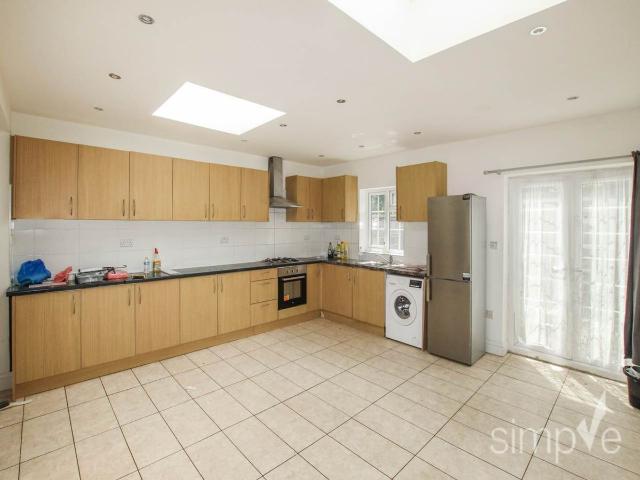 Mount Road, Hayes, Middlesex UB3, 3 bed property to rent, £2,600 pcm | PrimeLocation
