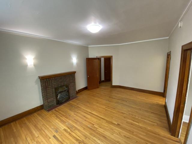 Mount Royal 1 Bedroom Apartment for Rent at 36 Navy Way, Winnipeg, MB R3C 4J8 Downtown Winnipeg
