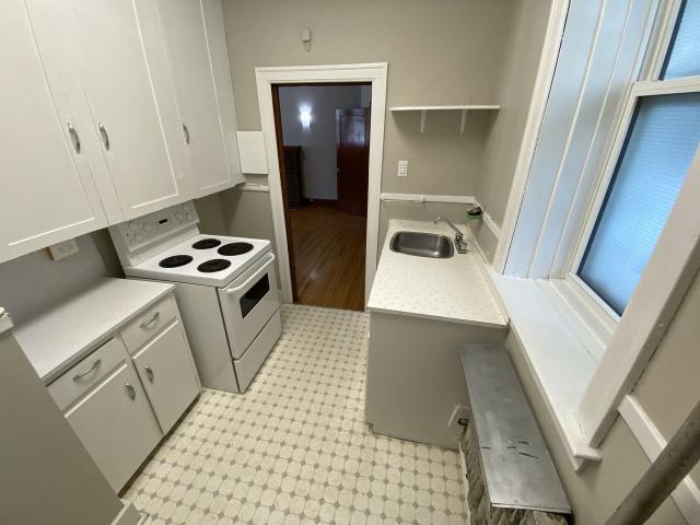 Mount Royal 1 Bedroom Apartment for Rent at 36 Navy Way, Winnipeg, MB R3C 4J8 Downtown Winnipeg