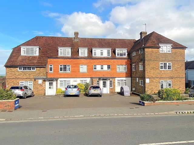 Mount Street, Battle TN33, 2 bed maisonette to rent, £1,100 pcm | PrimeLocation