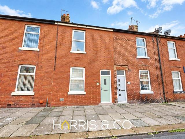 Mount Street, Fleetwood, Lancashire, FY7 2 bed terraced house to rent £800 pcm £185 pw