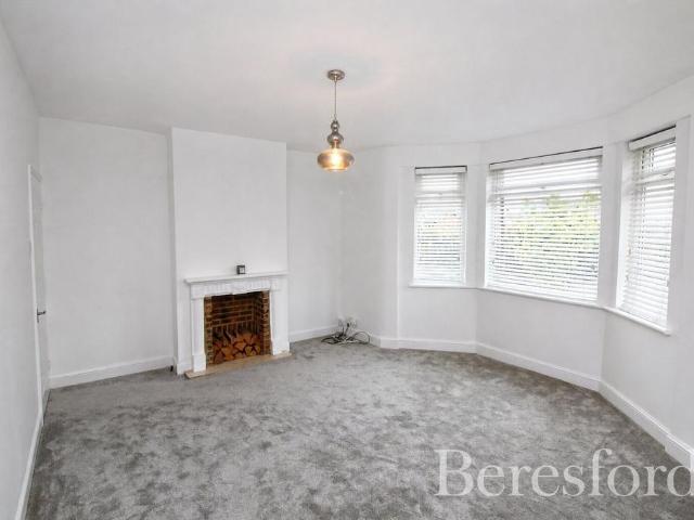 Mountnessing Road, CM12 2 bed apartment to rent £1,350 pcm £312 pw