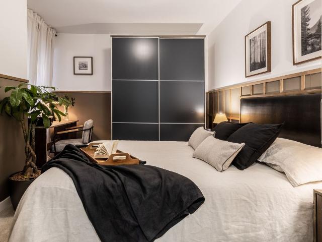 Mountain Themed 1 Bedroom Apartment with Pool in Trafalgar, Madrid, Madrid Amsterdam Apartments for Rent