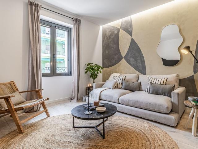 Mountain Themed 1 Bedroom Apartment in Trafalgar with Private Workspace, Madrid Amsterdam Apartments for Rent